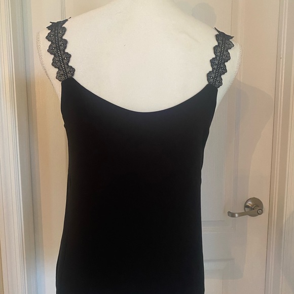 Tahari Top - Picture 2 of 7